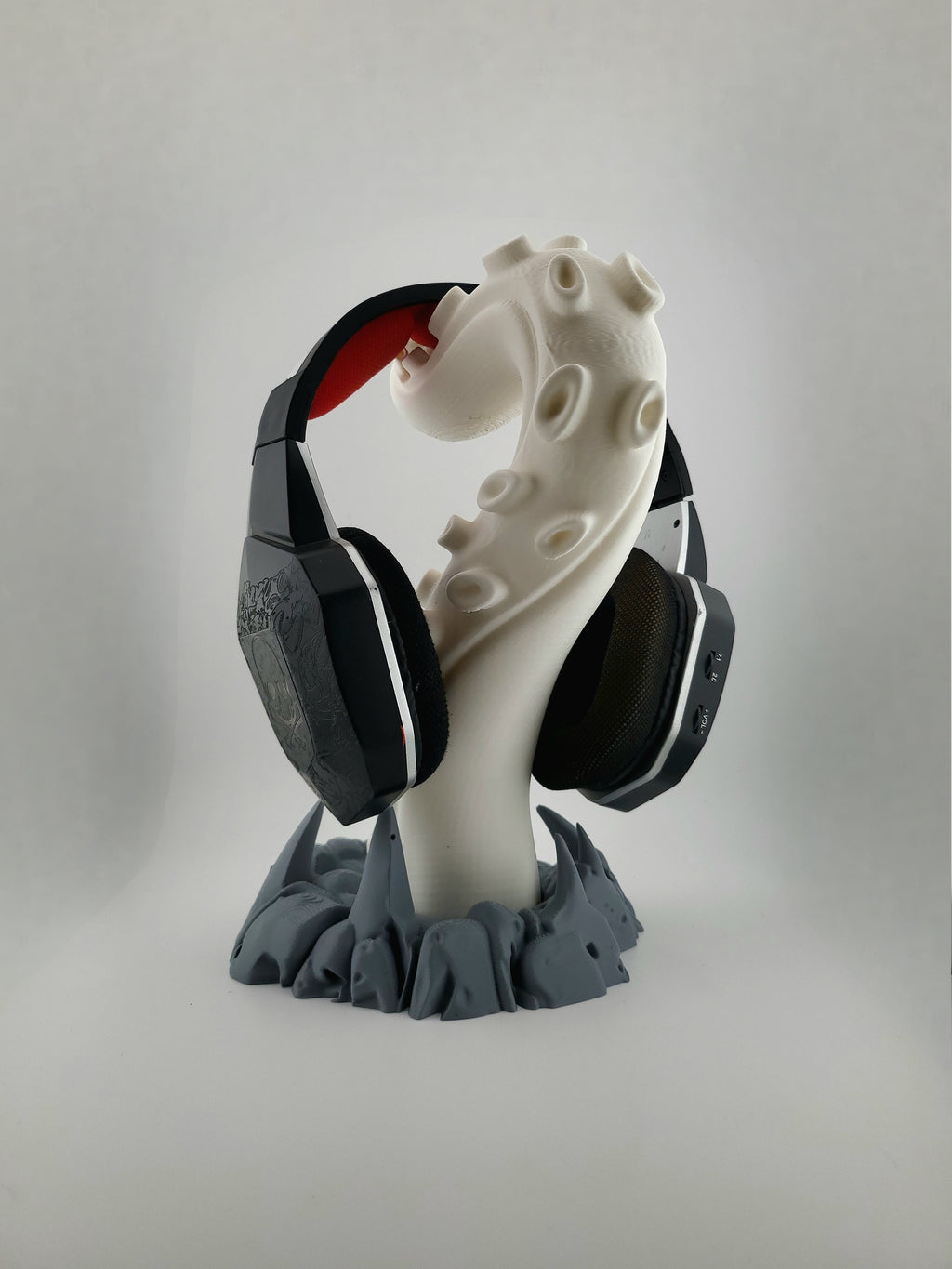 Octopus arm holder